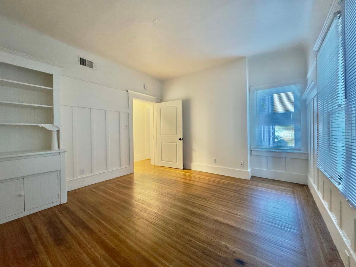 Building Photo - 697 30th St