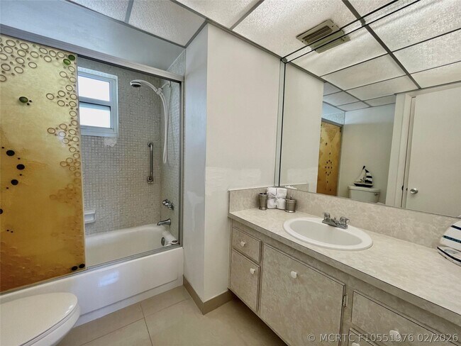 Building Photo - 1175 NE Miami Gardens Dr