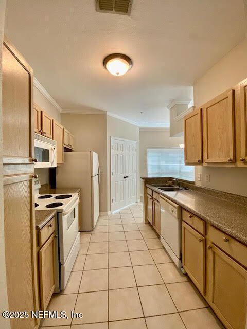 Building Photo - 7800 Point Meadows Dr