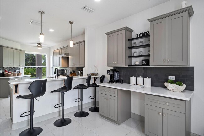 Building Photo - 17125 35th Pl N