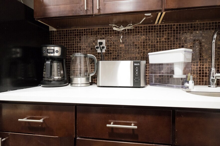 Building Photo - 5 W 101st St