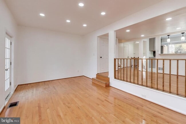 Building Photo - 16 Orchard Dr