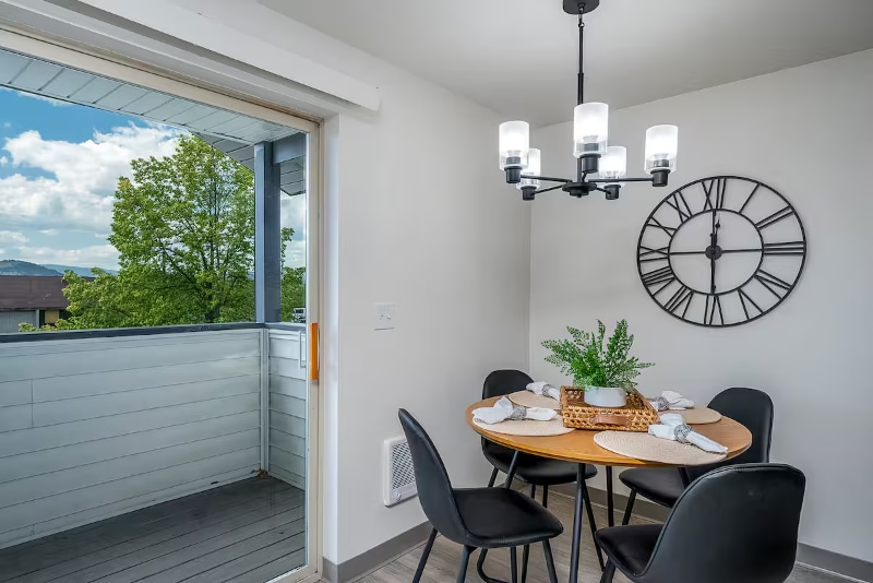 Building Photo - 1430 3rd Ave E