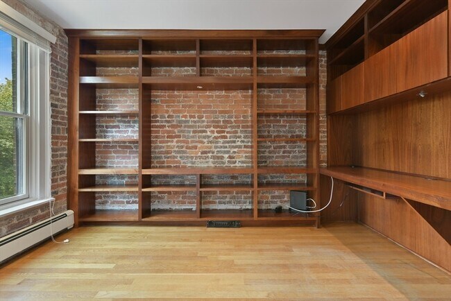 Building Photo - 71 Rutland St