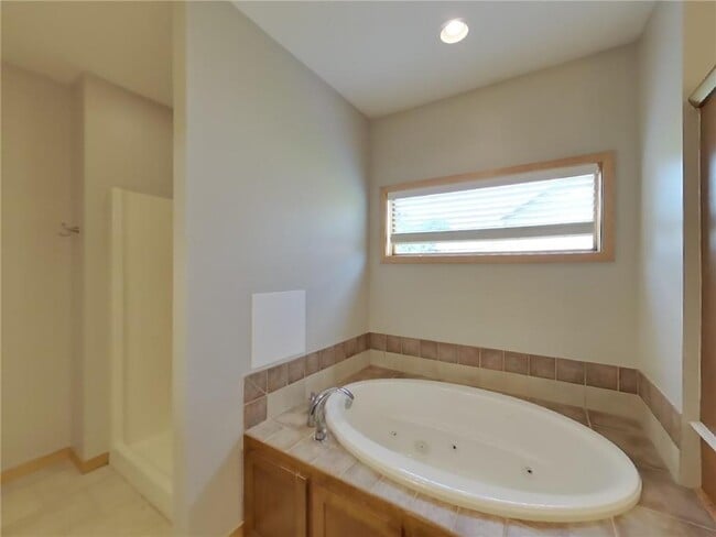 Building Photo - 633 Savanna Trail