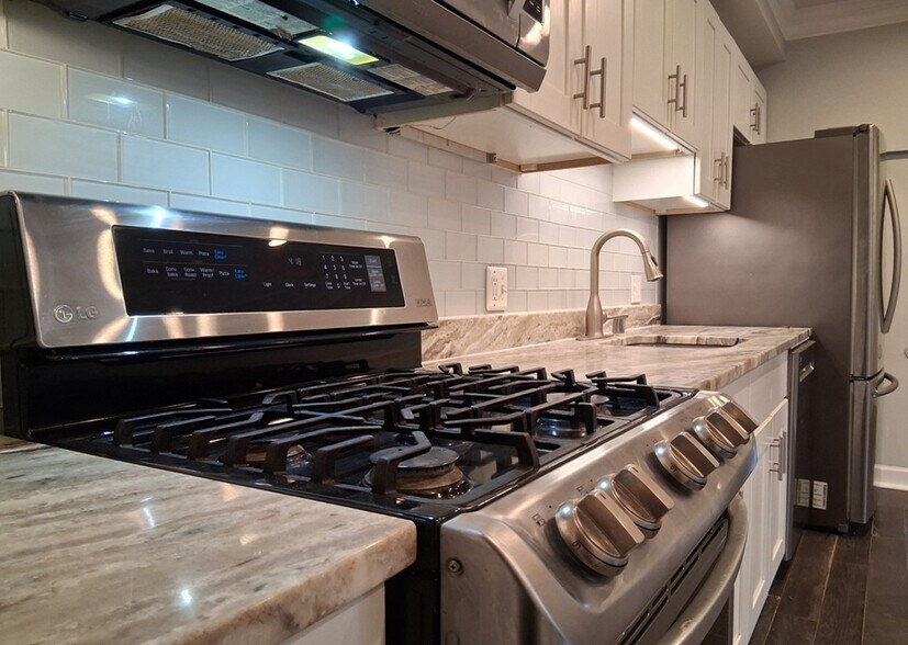 Building Photo - 5619 1st Pl NW