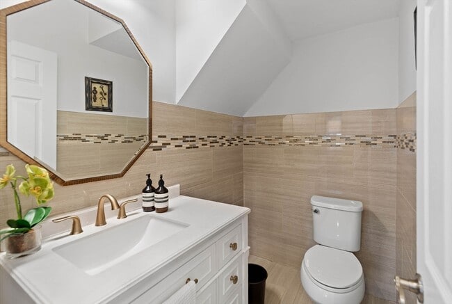 Building Photo - 201 Adams St