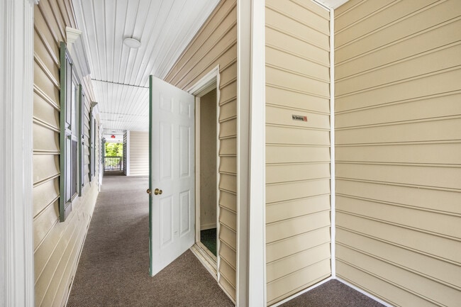 Building Photo - 6307 Sweetwater Blvd