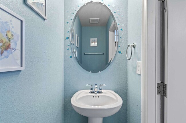 Building Photo - 1263 Blue Paradise Wy