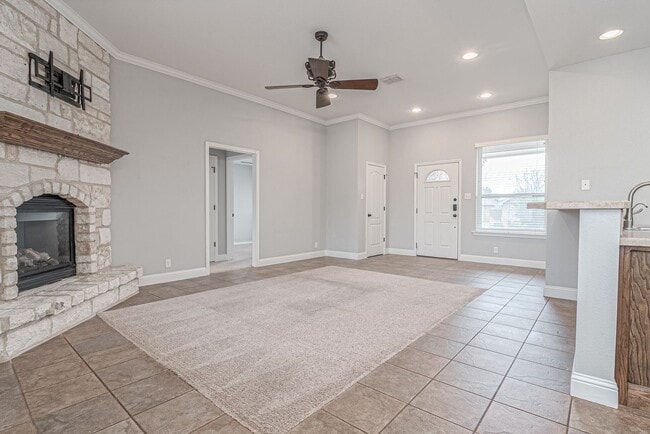 Building Photo - 5710 Llano Ct