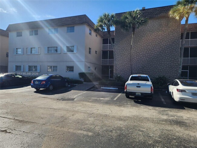 Building Photo - 2451 SW 82nd Ave