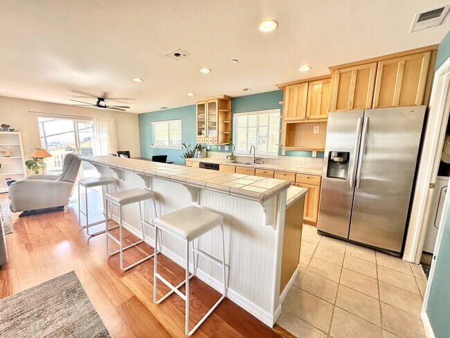 Building Photo - San Rafael Hillside Retreat