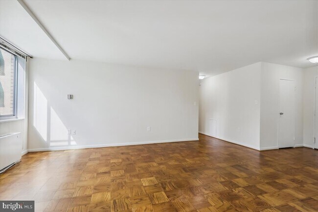 Building Photo - 10401 Grosvenor Pl