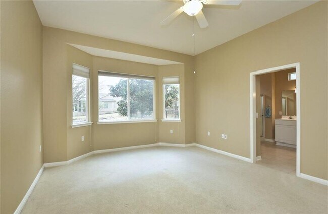 Building Photo - 111 Purple Sage Dr