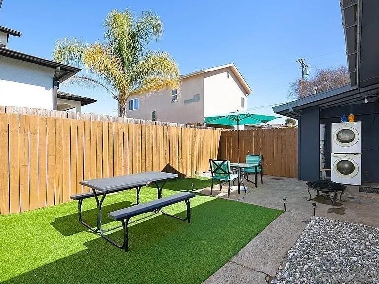 Building Photo - 1382 Grove Ave