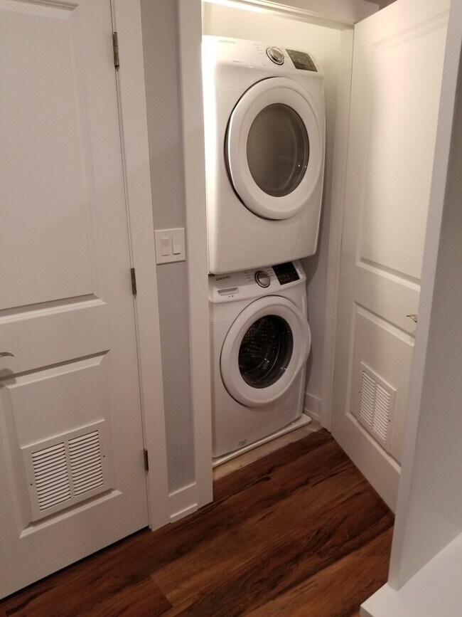 Building Photo - 4851 N Central Ave