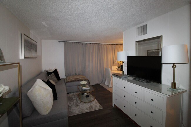 Building Photo - Great Condo in Fort Collins