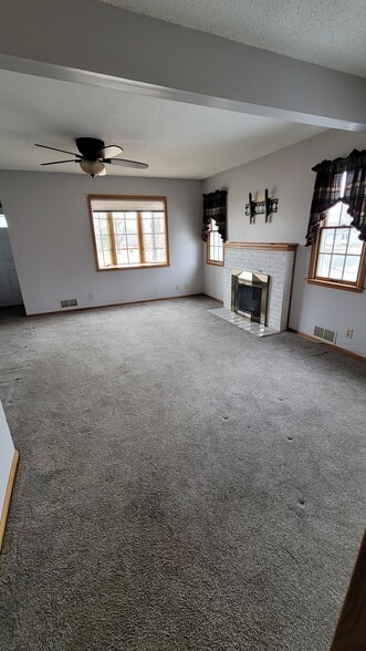 Building Photo - 326 N 3rd St