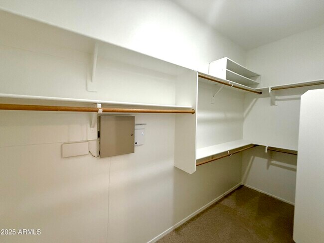 Building Photo - 4208 E Hamblin Dr