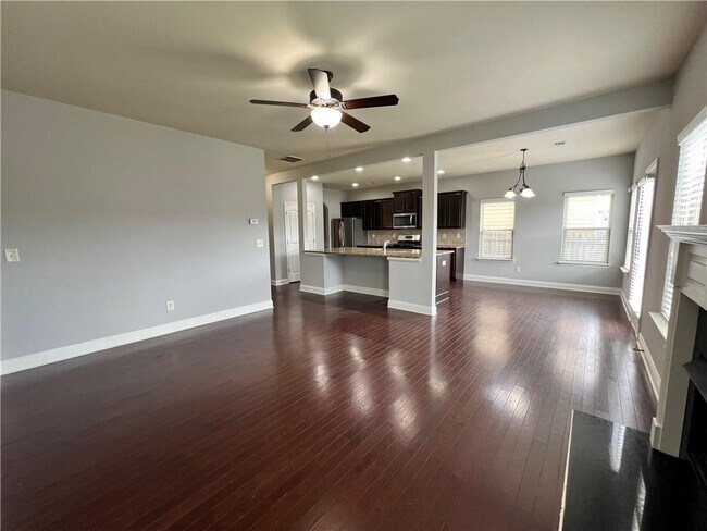 Building Photo - 3522 Fallen Oak Dr