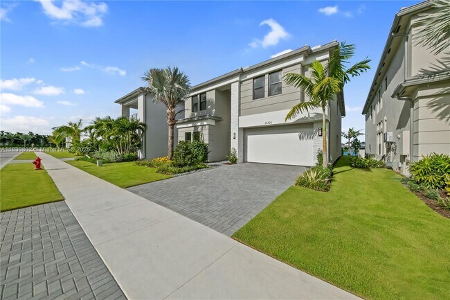 Building Photo - 20422 Southernwood Ave