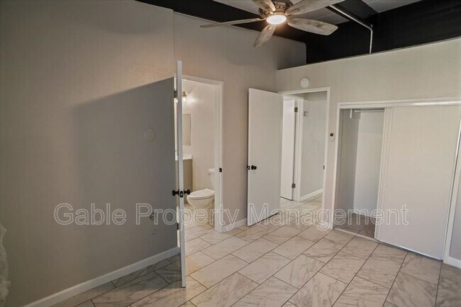 Building Photo - 17197 Sierra Hwy