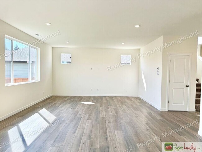 Building Photo - 17106 126th St Ct E