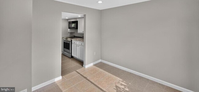 Building Photo - 6556 Pennacook Ct