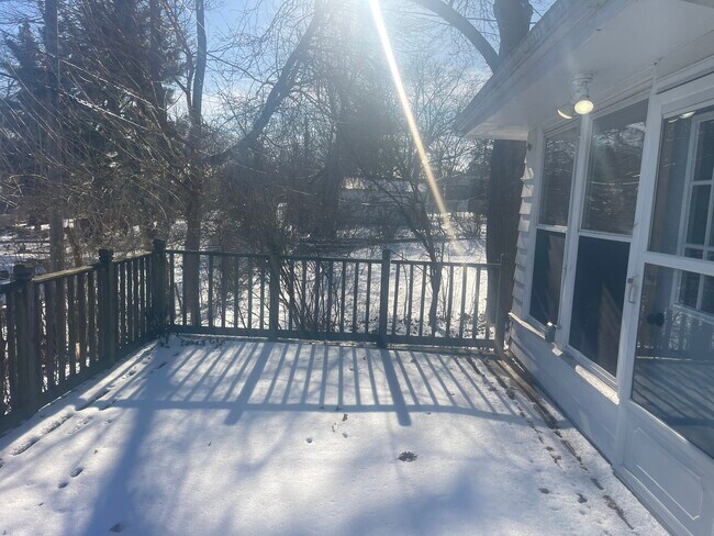 Building Photo - 3303 Greenwood Ave