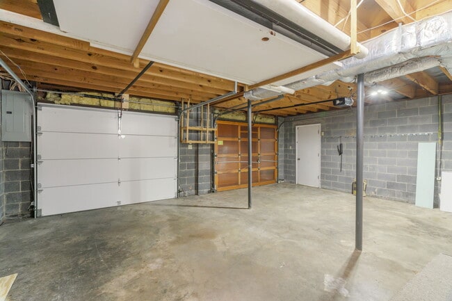 Building Photo - 1117 Venice Rd NW