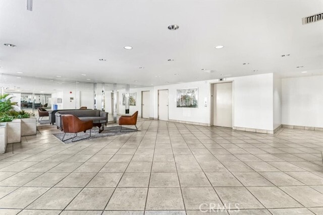 Building Photo - 10650 Kinnard Ave