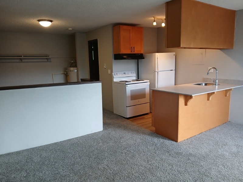 Building Photo - Alba Gardens