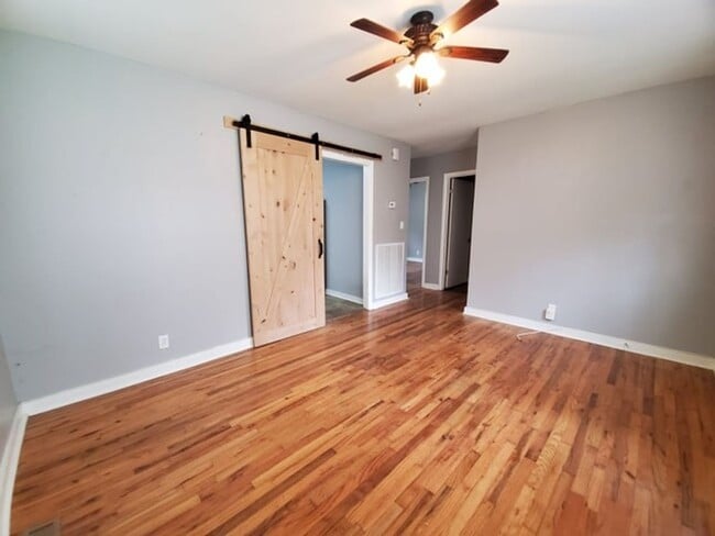 Building Photo - Prime East Nashville Living!