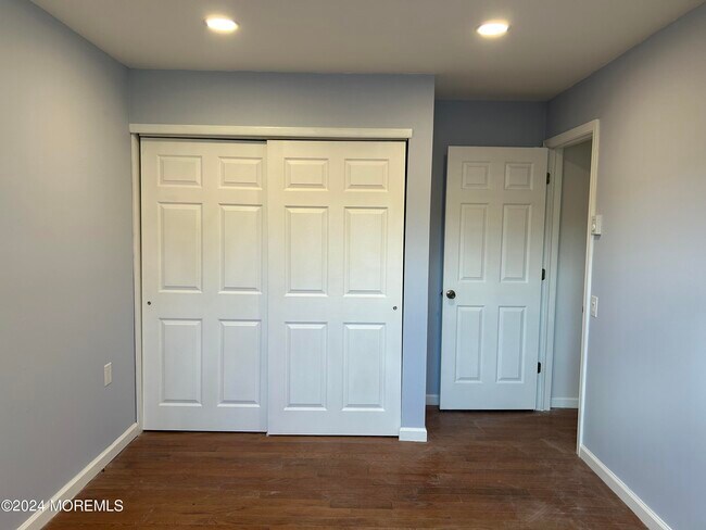 Building Photo - 27 Milford Ave