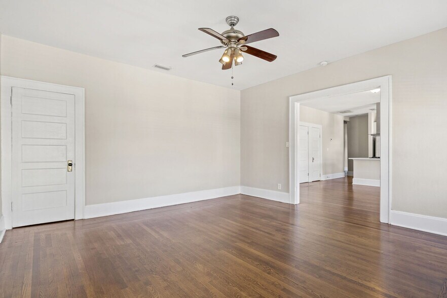 Building Photo - 1334 N Laura St