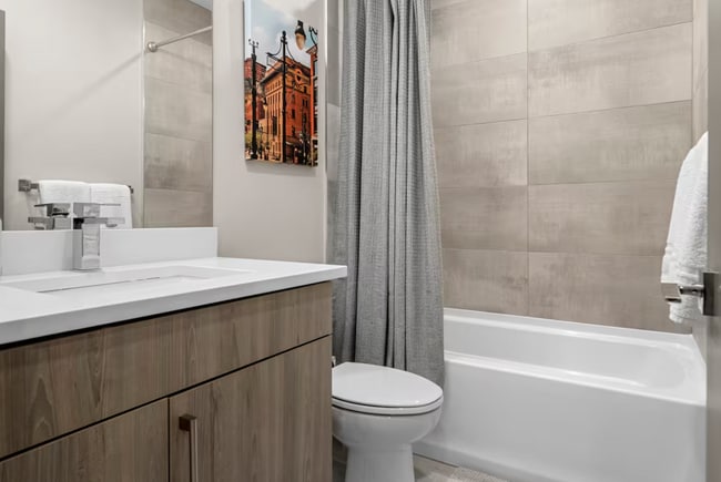 Building Photo - 1348 Zenobia St