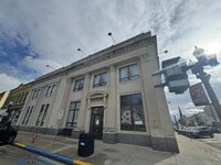 Building Photo - 502 Oak St