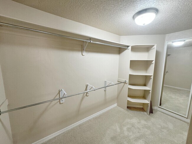 Building Photo - 4319 Summer Hill Ln NW