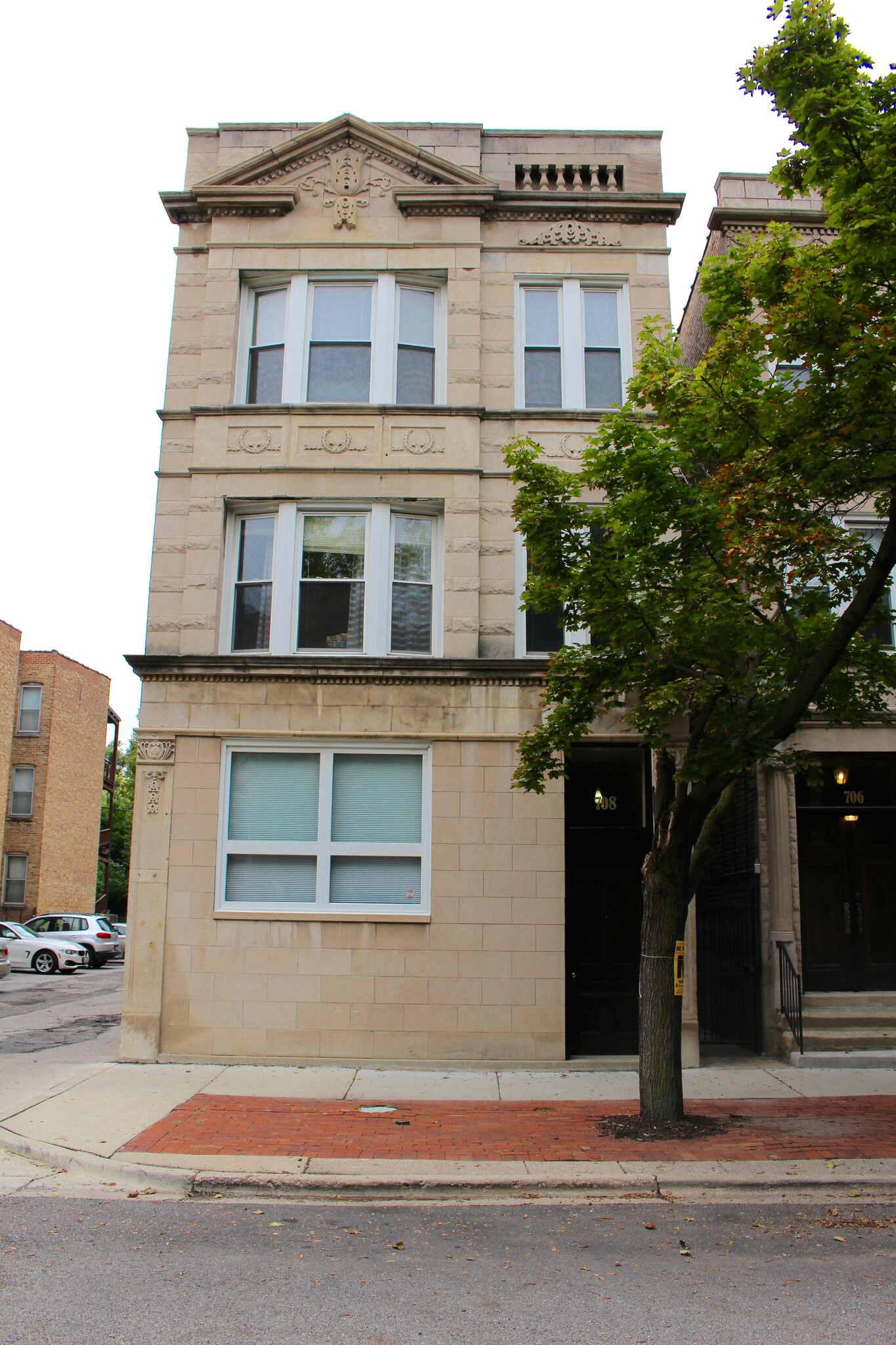 Building Photo - 708 S Laflin St