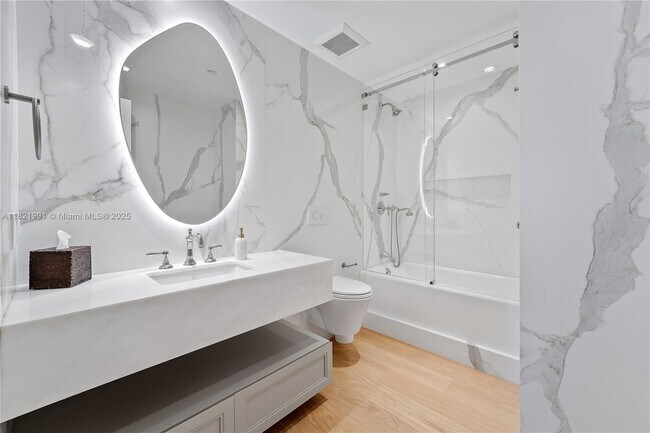 Building Photo - 5242 Fisher Island Dr