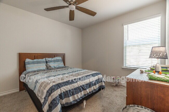 Building Photo - 6819 Whisper Grv
