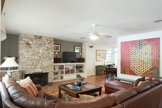 Building Photo - 2402 Rock Terrace Cir