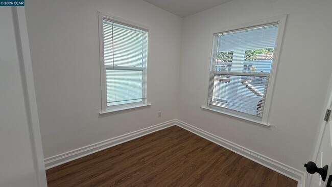 Building Photo - 723 Florida St