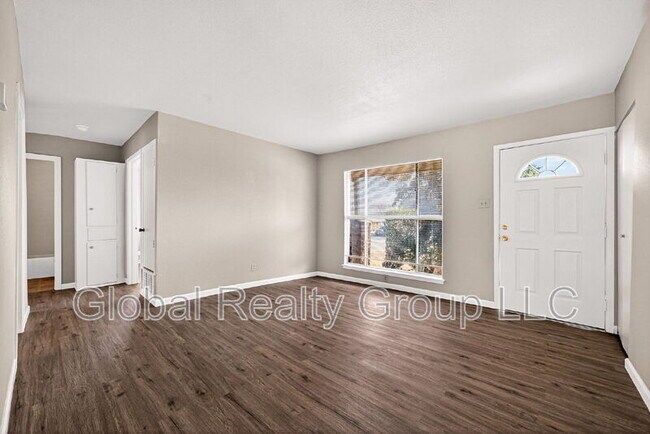 Building Photo - 301 Deborah Dr