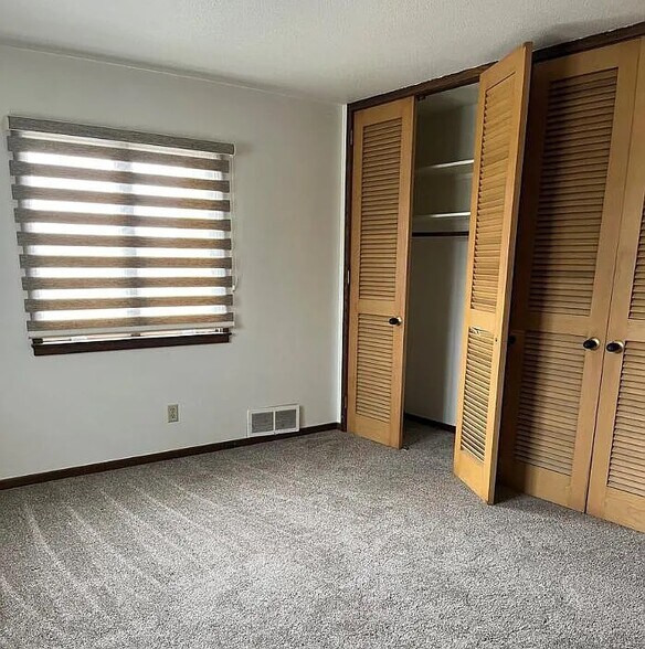 Building Photo - 1109 S 13th St