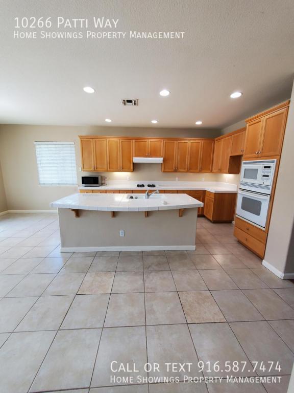 Building Photo - 10266 Patti Way