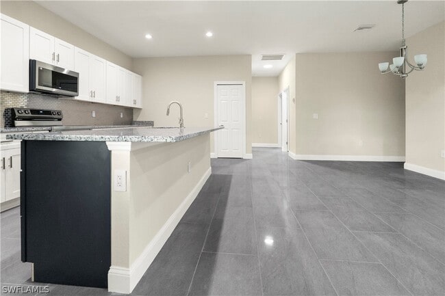 Building Photo - 1043 Albert Ave