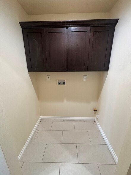 Building Photo - 156 E 67th St