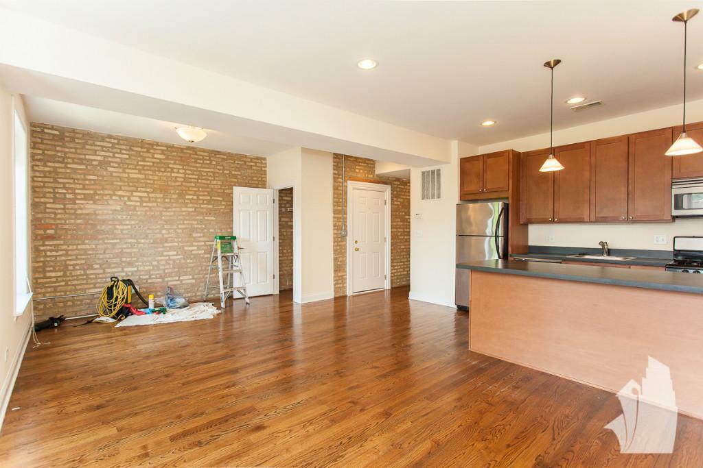 Building Photo - 2832 N Albany Ave