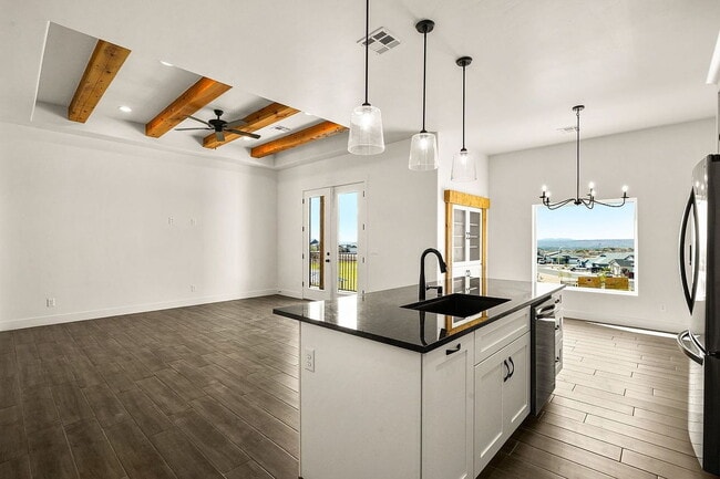 Building Photo - Single Family Home
